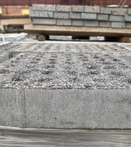 Тактильная плитка гранит антрацит с круглыми рифами - ООО «ЗКПД ТДСК»